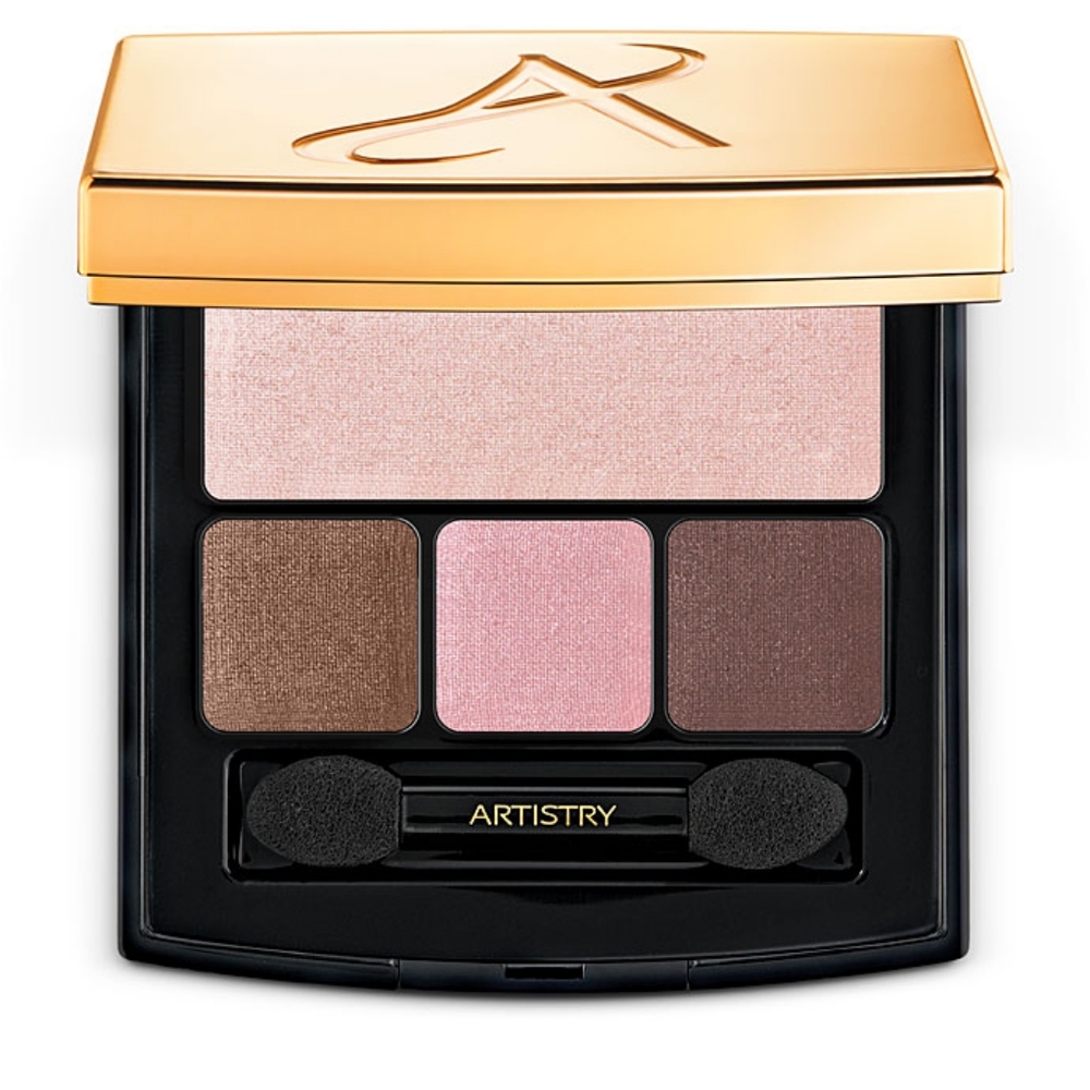 Artistry Signature Color: Eye Shadow Quad + Compact Case